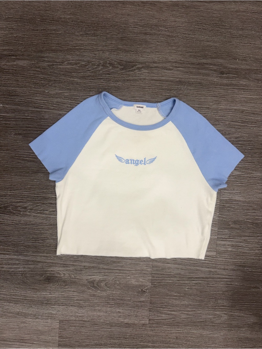 Garage Angel Wing Raglan Crop Tee in White and Light Blue Size Large